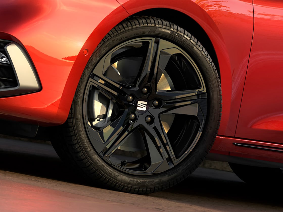 18-inch alloy wheels featured on the seat leon black pack edition for a bold, stylish look.