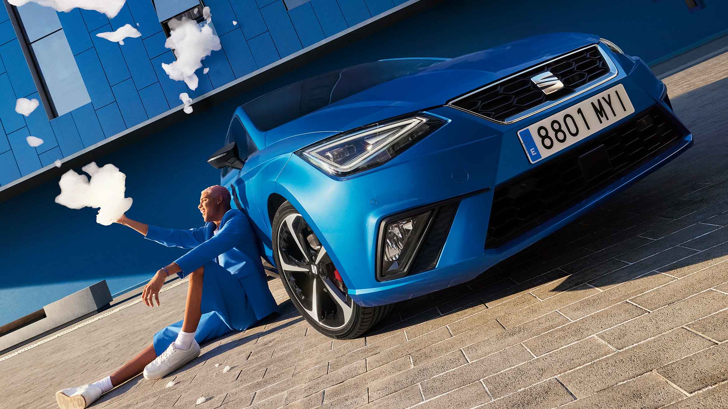 seat-ibiza-blue-machined-alloy-wheels-low-angle