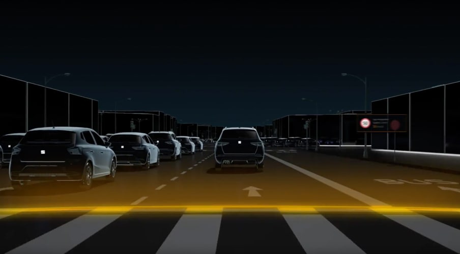 How is Virtual Reality applied in car manufacturing at SEAT?